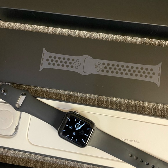 I watch 6 with cellular 40mm Nike - Picture 5 of 6